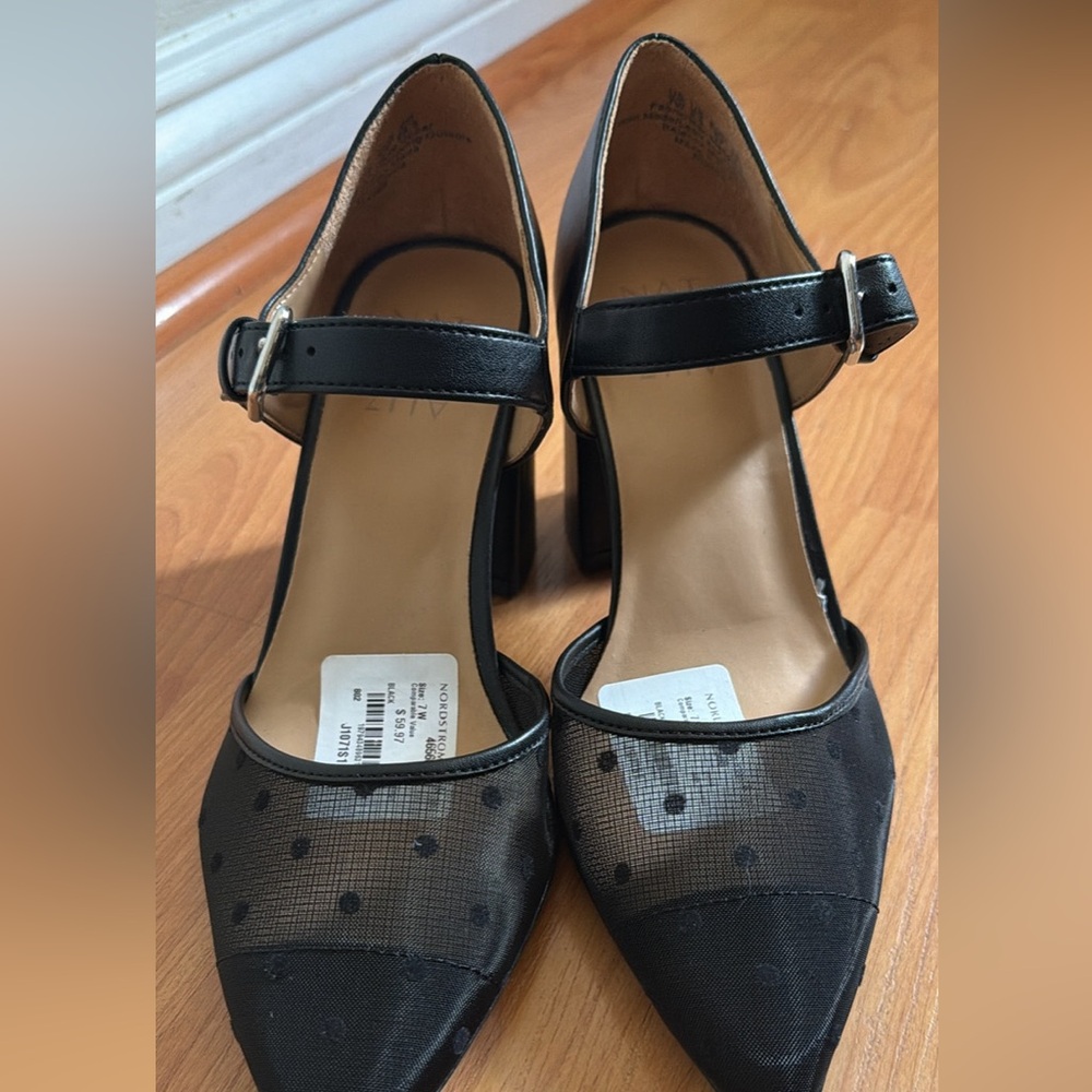 Brand New Naturalizer Pumps/heels Size 7